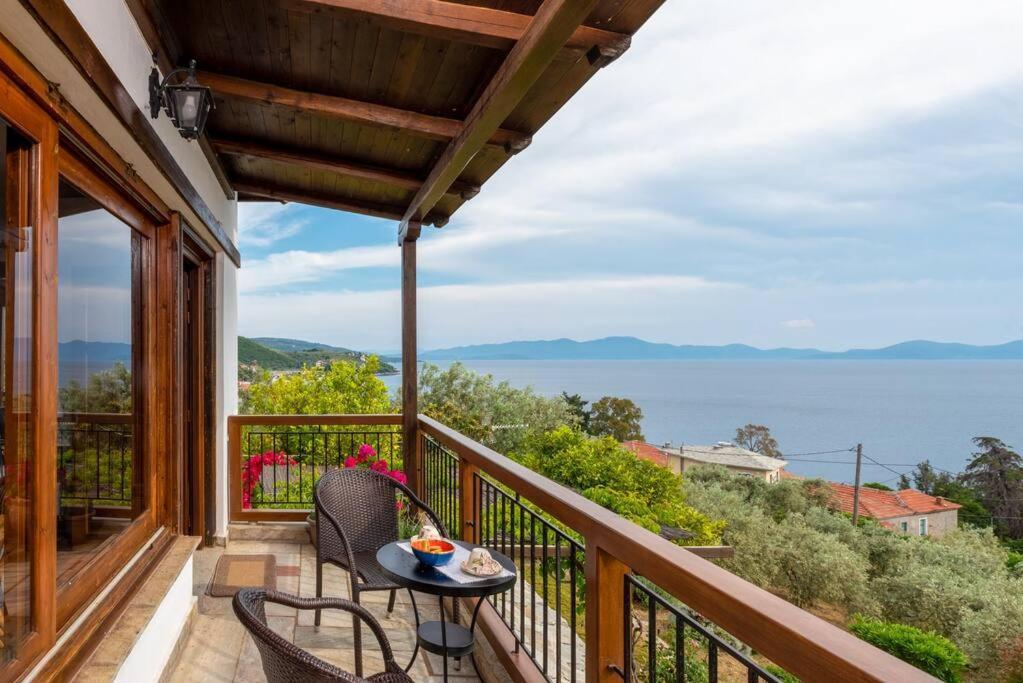 Seaside House With View Over Pagasitikos Afissos Eksteriør billede