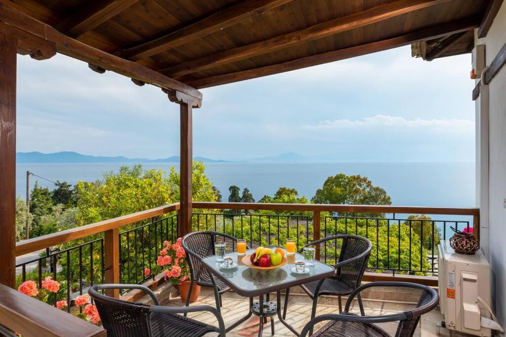 Seaside House With View Over Pagasitikos Afissos Eksteriør billede